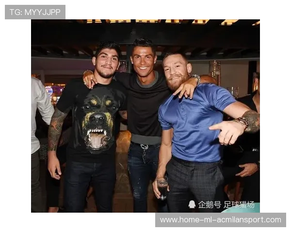 C罗被拍与著名画家合影，跨界生活化话题被热炒