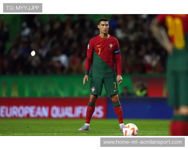 C罗无解进球拉满热度：足球场上的传奇永不落幕