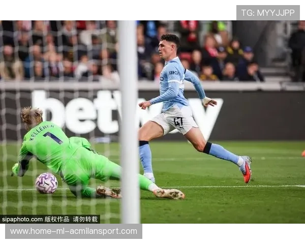 曼城持续压制创造射门空间，福登禁区外重炮偏出