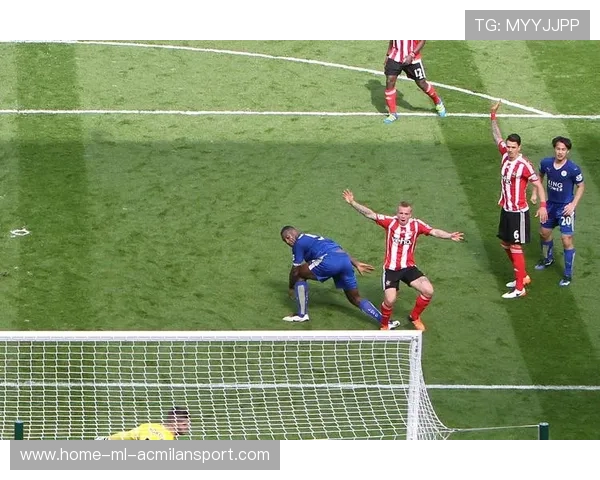 AC米兰—曼古萨换位传球撕开对手防守 AC米兰—曼古萨换位传球撕开对手防守