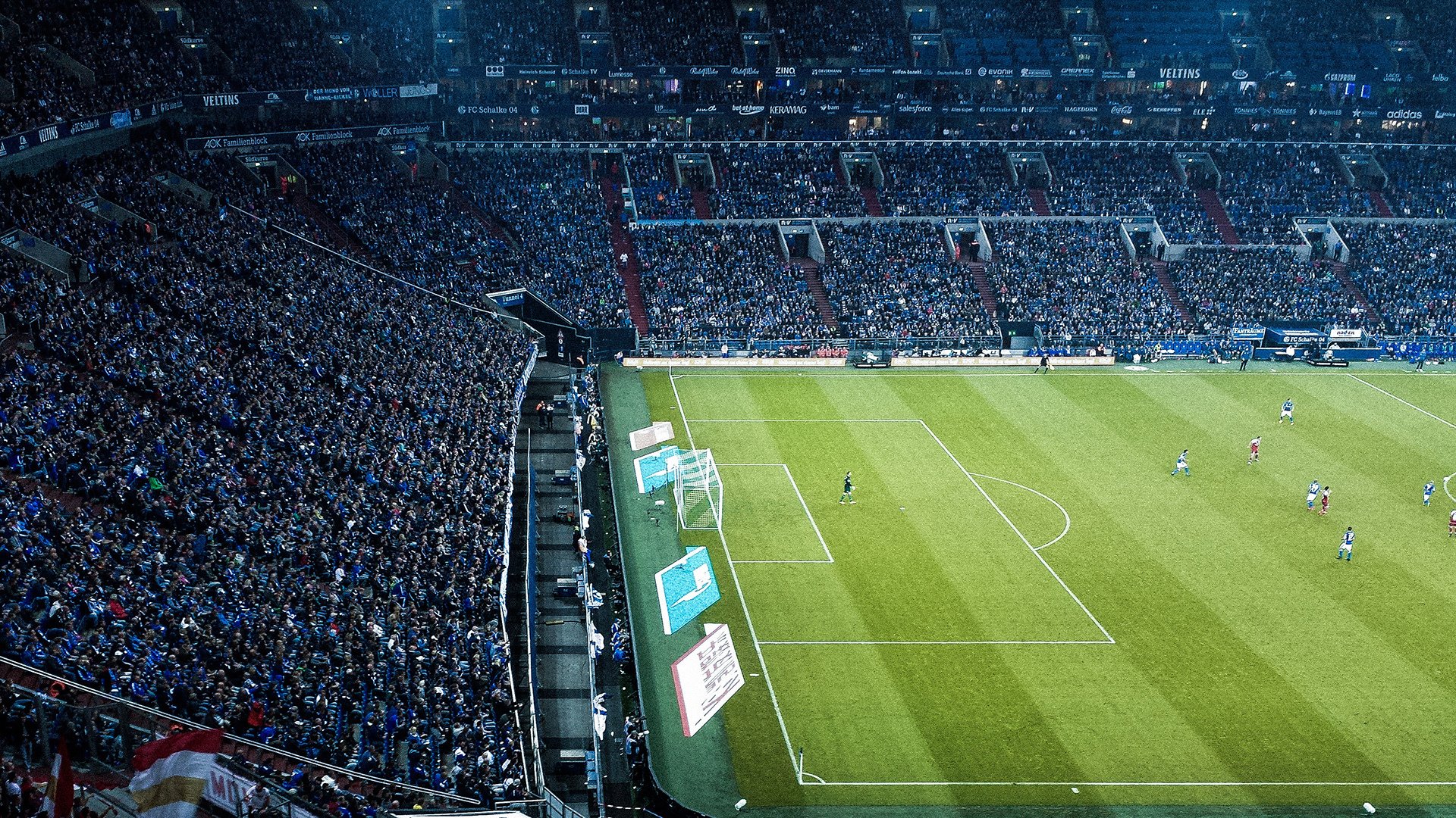 “电动冲浪:东三叉湖赛场引领水上运动新潮流”