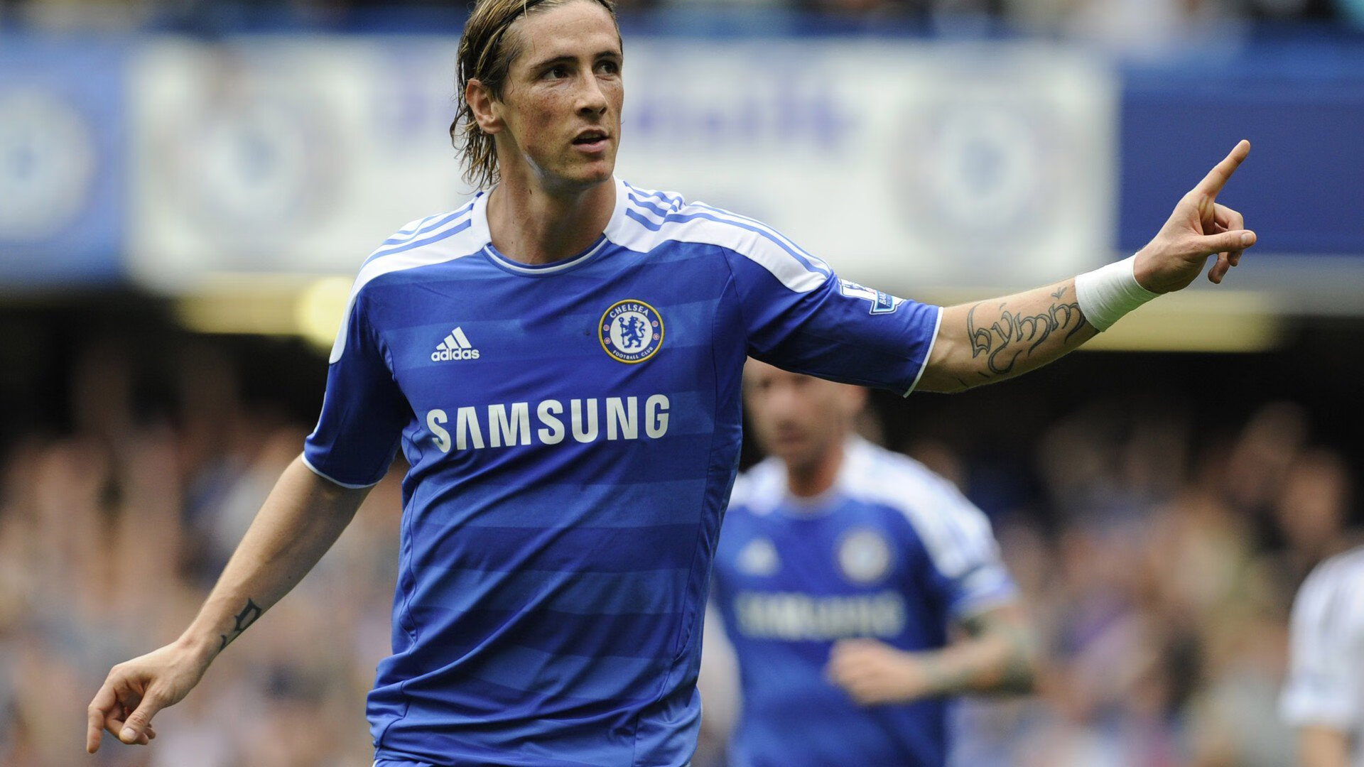 “马科斯·莫奇的高强度防守与全场覆盖,推动阿根廷美洲狮队迈向顶级行列”